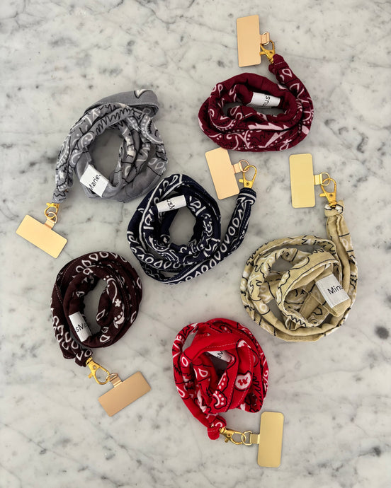Cordon de téléphone Bandana  🖤